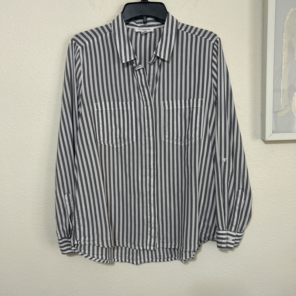 Beachlunchlounge Gray & White Vertical Stripe Button-Down Shirt Blouse